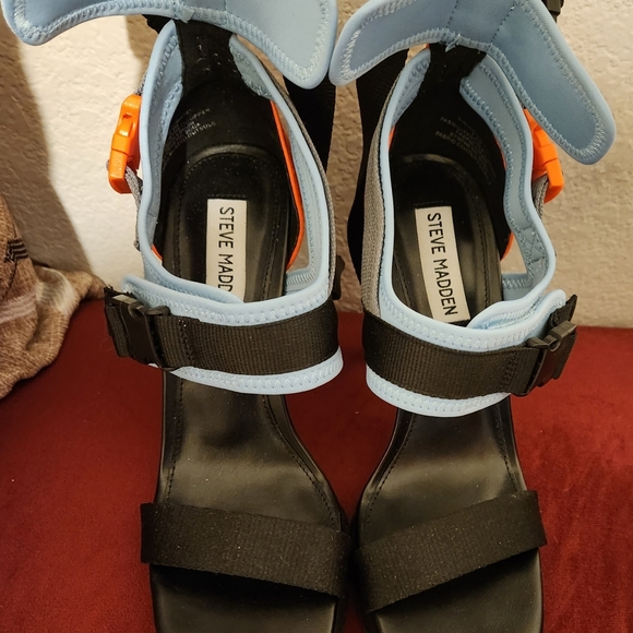 Steve Madden Multi-Color Sandals - Picture 2 of 3